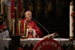 DA20D96D-22DB-4F8E-AEC5-983D4DEEF8FB