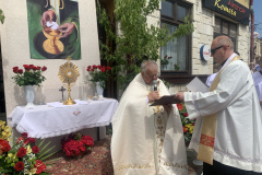 13E062EA-7A53-4067-A9B7-57FEBA7E92CF