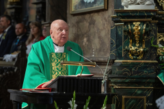 935AEA06-2A96-45CE-8633-F645677624ED